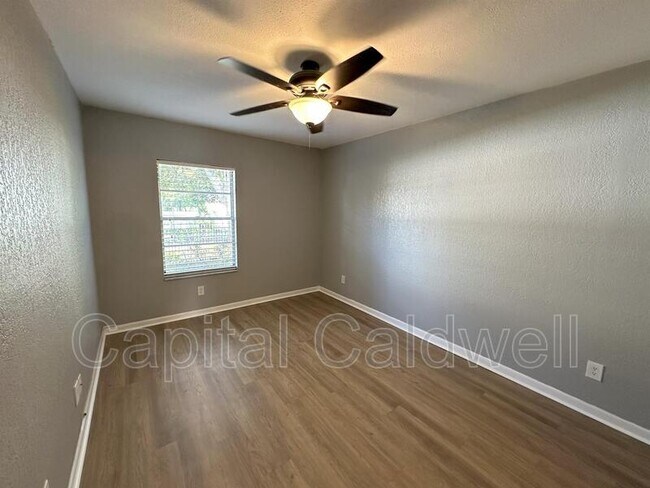 Building Photo - 5440 S MacDill Ave