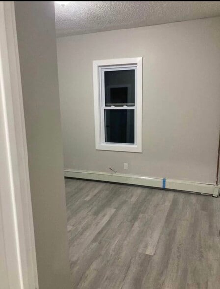 Building Photo - 7 Cottage Street Ext