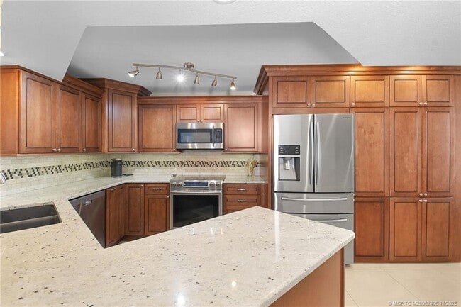 Building Photo - 9550 S Ocean Dr