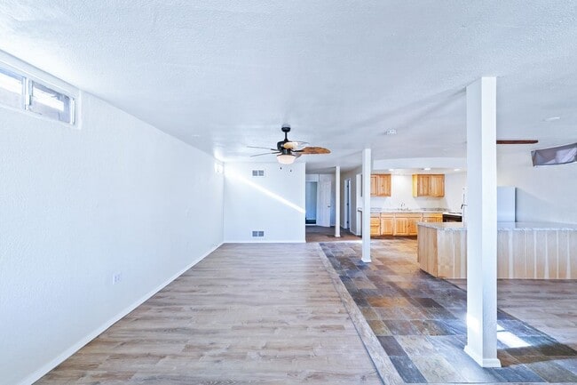 Building Photo - 1453 Luna Ln