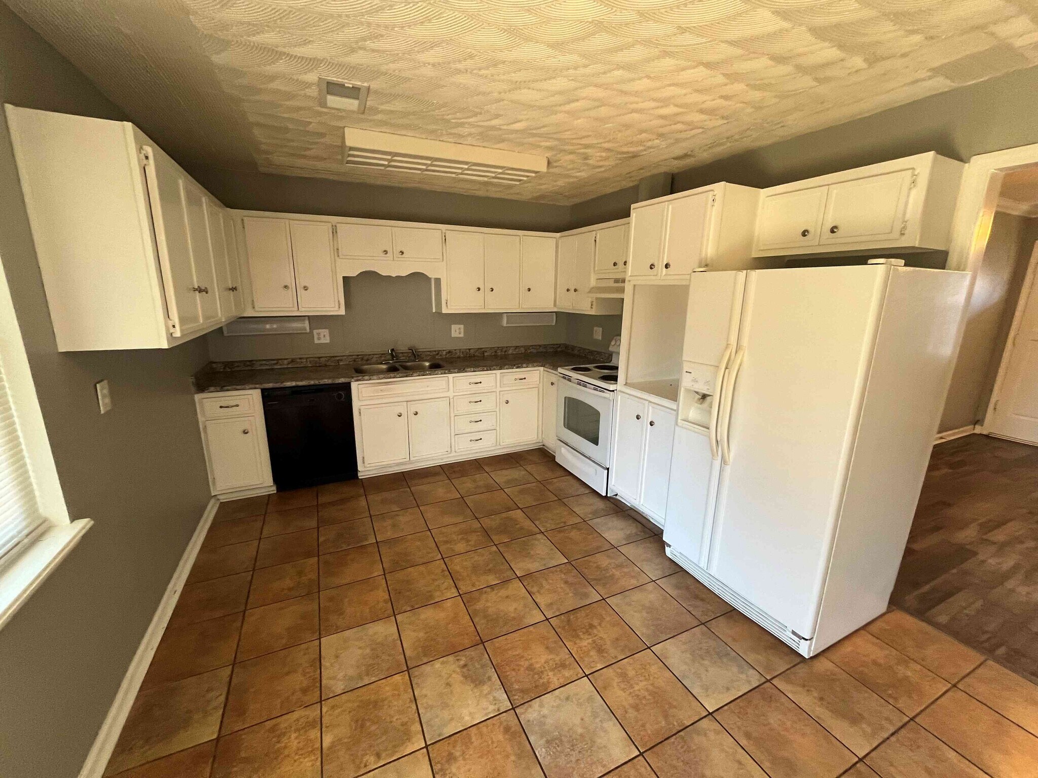 Building Photo - 3005 Sumac Rd SW