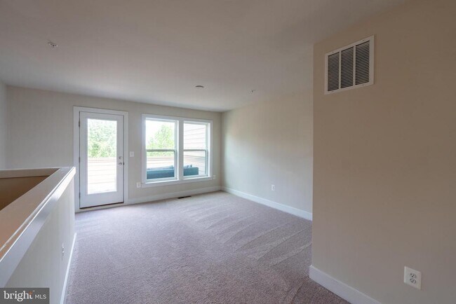 Building Photo - 515 Shorthorn Way
