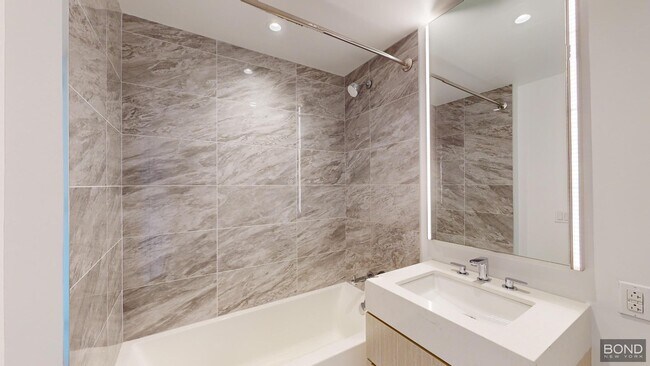 Building Photo - 400 W 61st St