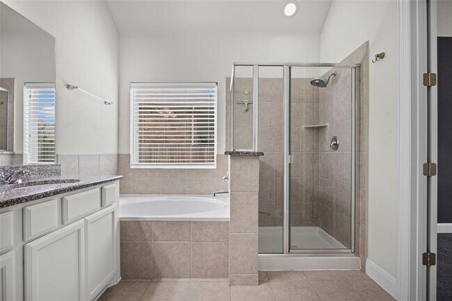 Building Photo - 253 Joseph Dr