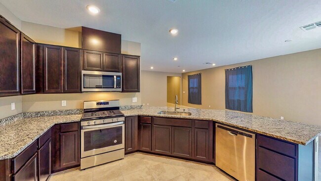 Building Photo - Beautiful 4-bedroom, 3-bath home with a loft.