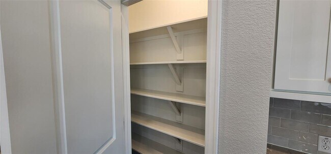 Building Photo - 409 Mira Mesa Dr