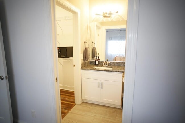 Building Photo - 1313 Emerald View Ct