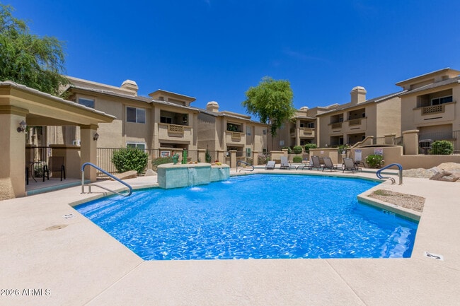 Building Photo - 1880 E Morten Ave