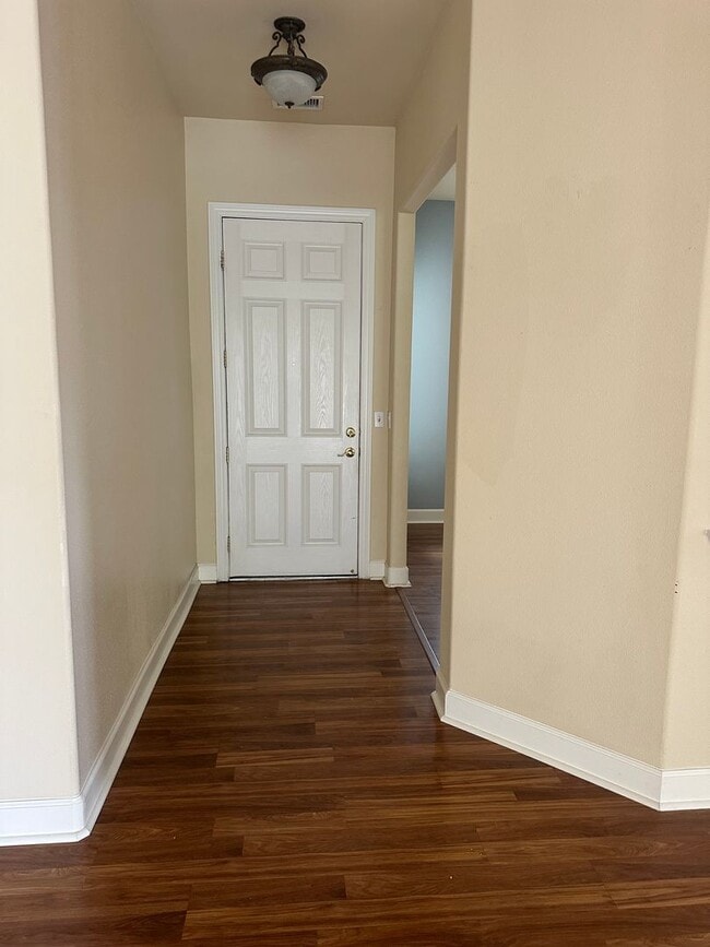 Building Photo - Toscana Charming Home in Gated 55+ Community