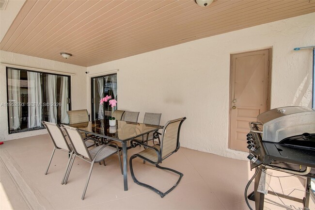 Building Photo - 11909 SW 48th Ct