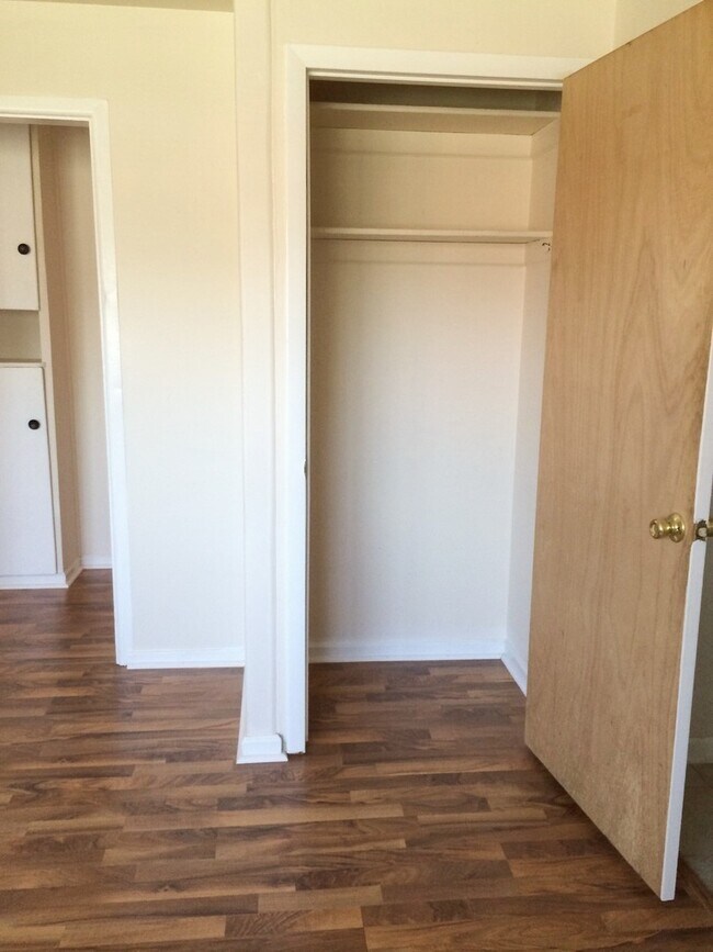 Interior Photo - Saxony Court