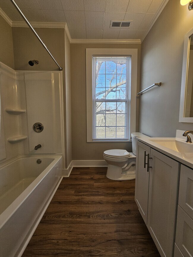 Building Photo - 359 Flat Rock Rd