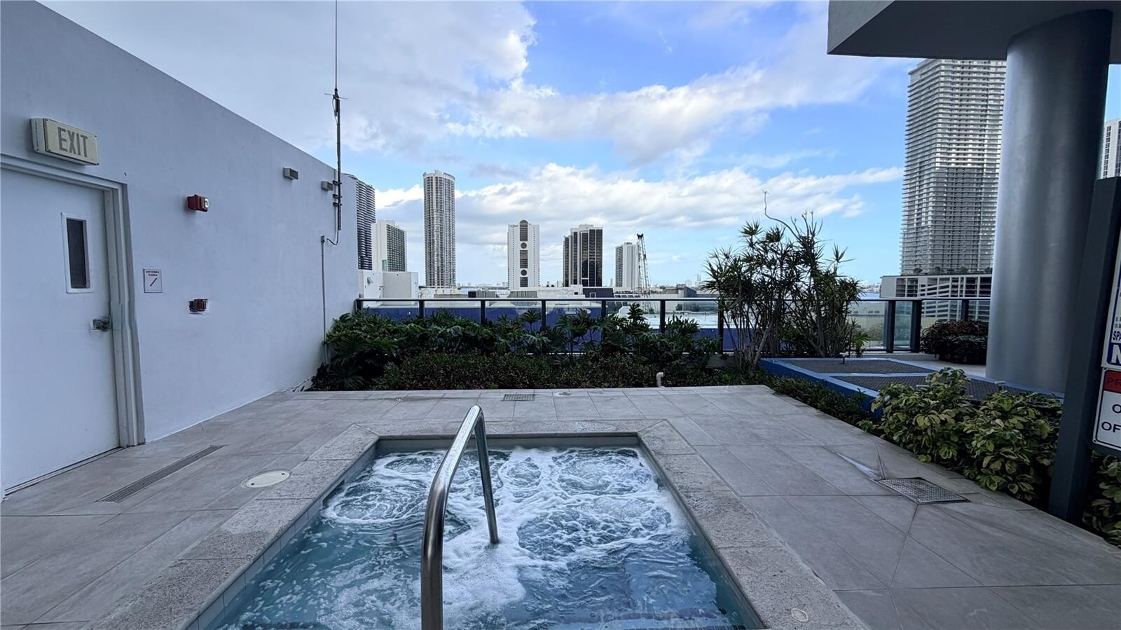Building Photo - 1600 NE 1st Ave