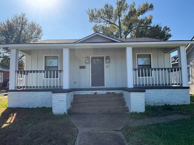 Primary Photo - 5 bedrooms!! Remodeled top to bottom!