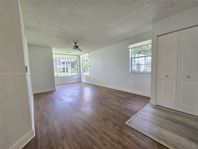 Building Photo - 2890 N Oakland Forest Dr