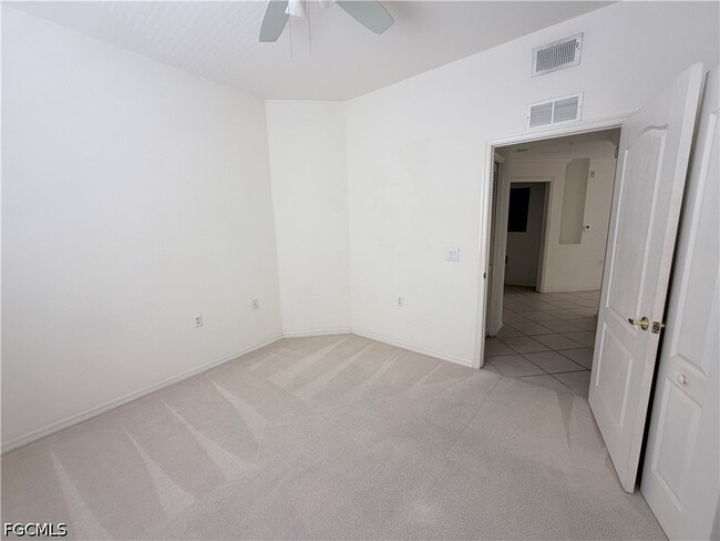 Building Photo - 8450 Kingbird Loop