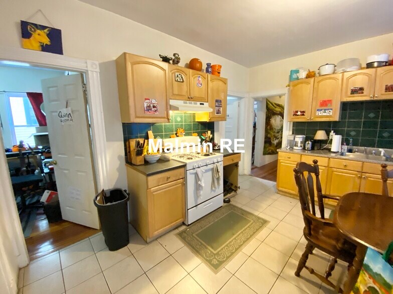 Building Photo - 34 Darling St