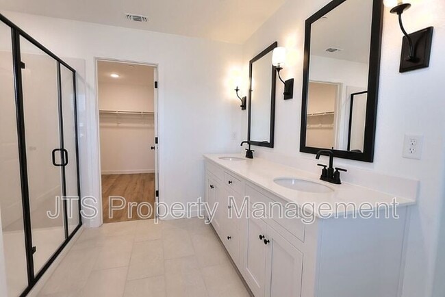 Building Photo - 4256 Aura Way