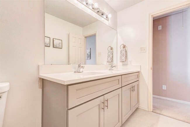 Building Photo - 15415 Longhorn Cavern Dr