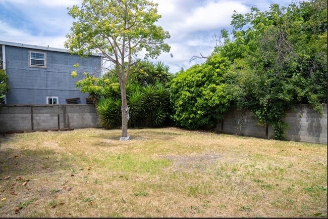 Building Photo - 1759 85th Ave