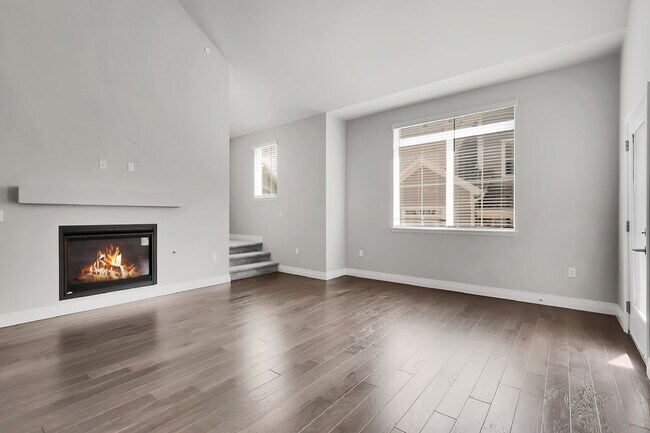 Building Photo - $2,775 - 3 Bed, 3 Bath Condo in Aurora wit...