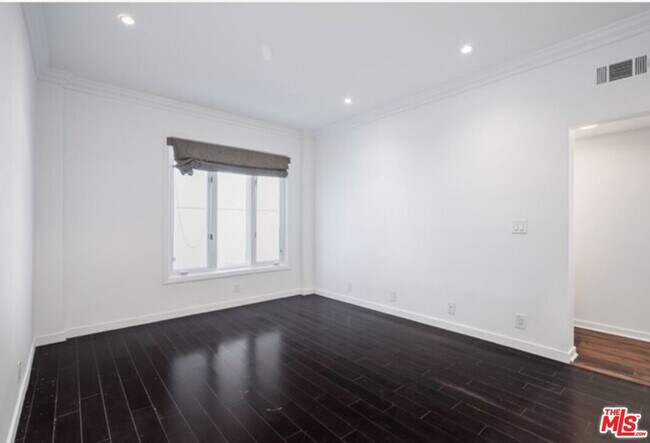 Building Photo - 1424 N Crescent Heights Blvd