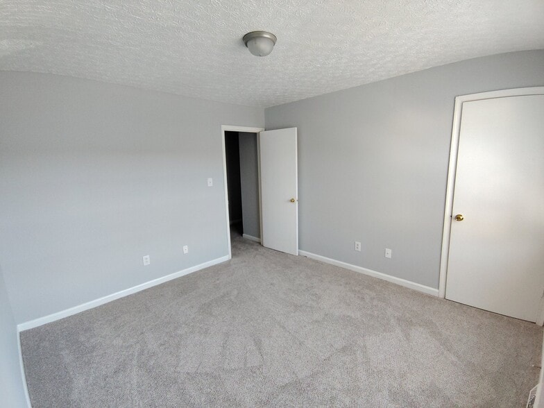 Building Photo - 16 Duiguid Dr