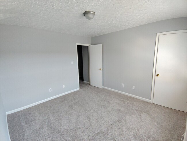 Building Photo - 16 Duiguid Dr