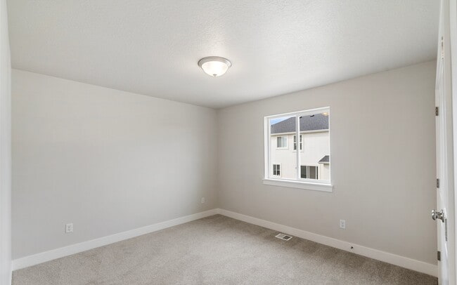 Building Photo - 937 N 215 W