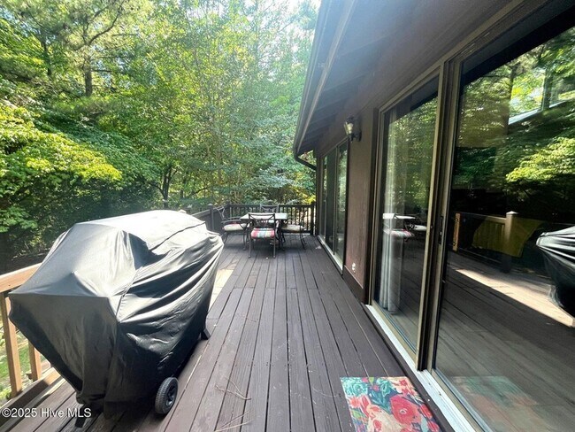 Building Photo - 1010 Monticello Dr