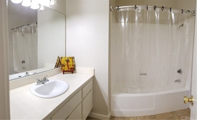 Building Photo - 1595 Border Ave