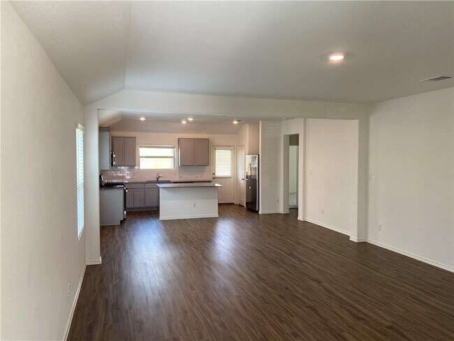 Building Photo - 128 Calomel Trl