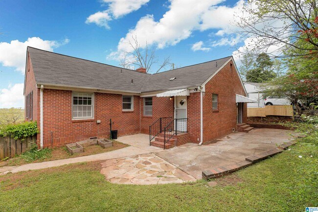 Building Photo - 501 21st Ave S