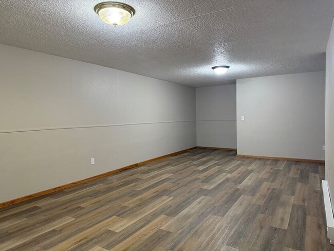 Building Photo - 2736-33 1/2 33 1/2 Ave S