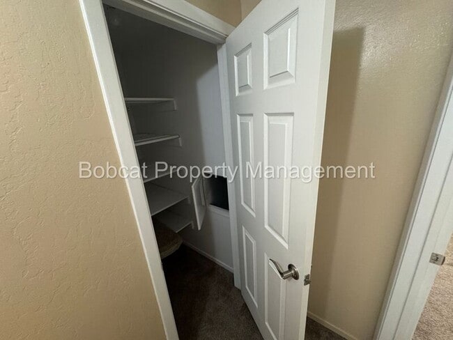 Building Photo - 20 Bodie Dr