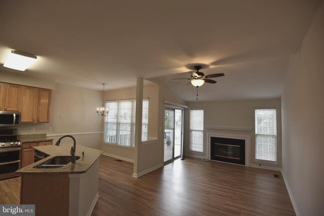 Building Photo - 44057 Rising Sun Terrace