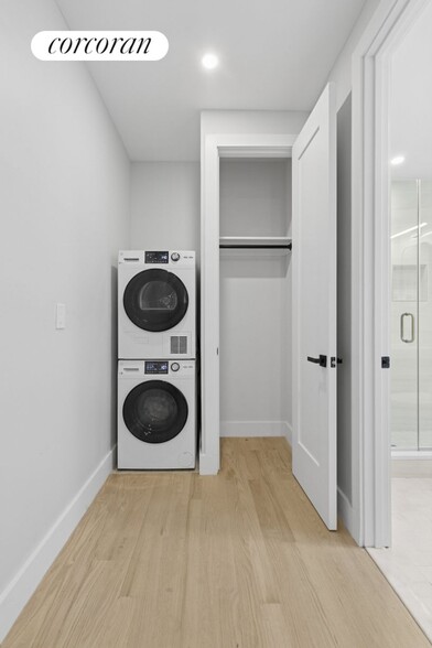 Building Photo - 206 W 96th St