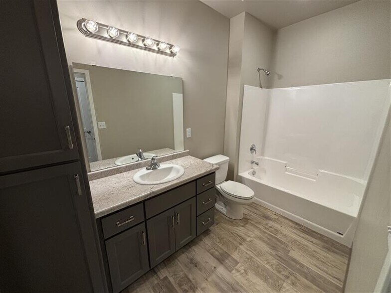 Building Photo - 342 Rising Star Ln