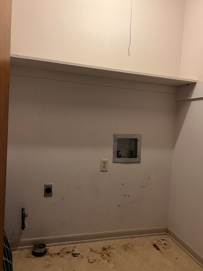 Building Photo - 4612 N Cypress St