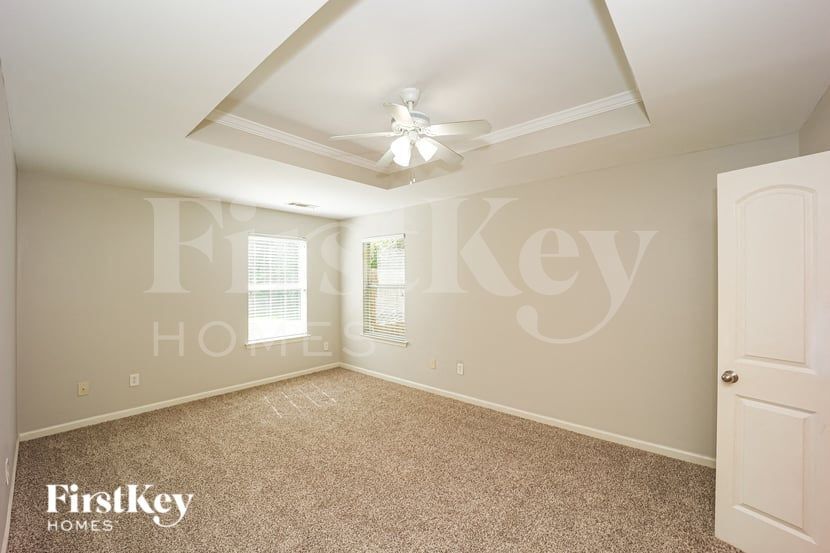 Building Photo - 207 Fairgrove Ln