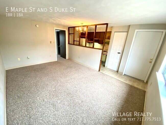 Building Photo - 505 E Maple St