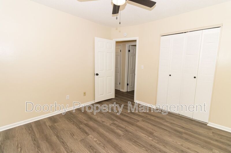 Building Photo - 2425 Ashmore Ave