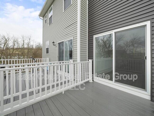 Building Photo - 11089 Gopher Dr N