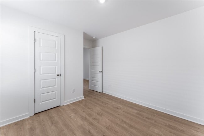 Building Photo - 103 S Maroon Ave