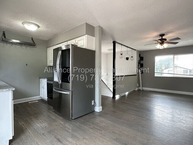 Building Photo - 1250 Chiricahua Dr