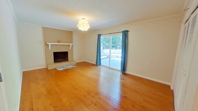 Building Photo - 3314 Jura Dr