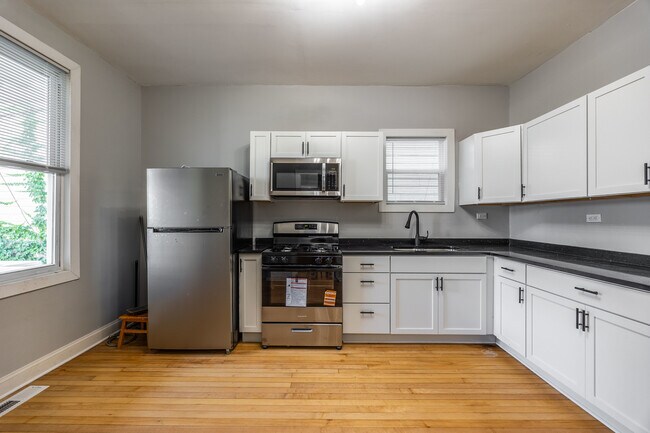 Building Photo - 3714 W Cortland St