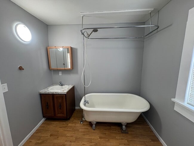 Building Photo - Charming & Spacious 2-Bedroom Home with Private Backyard and Garage Parking