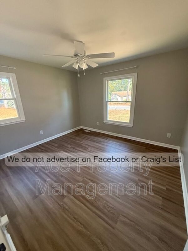 Building Photo - 643 Wakefield Dr