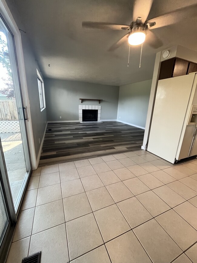 Building Photo - 507 Tindall Ave